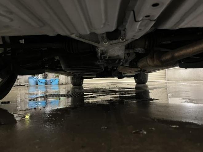 エスティマアエラス　プレミアムエディション　本州仕入　寒冷地仕様　禁煙車　両側パワースライドドア　純正ナビ　地デジ　Ｂｌｕｅｔｏｏｔｈ　バックカメラ　純正１８インチＡＷ　社外１６ＡＷ＋スタッドレスタイヤ付　ブラックレザーシートカバー　ＥＴＣ 4WD 2400 5Dr