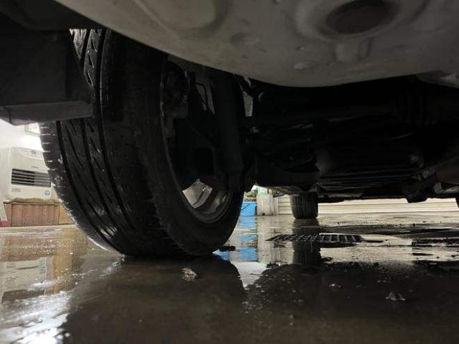 エスティマアエラス　プレミアムエディション　本州仕入　寒冷地仕様　禁煙車　両側パワースライドドア　純正ナビ　地デジ　Ｂｌｕｅｔｏｏｔｈ　バックカメラ　純正１８インチＡＷ　社外１６ＡＷ＋スタッドレスタイヤ付　ブラックレザーシートカバー　ＥＴＣ 4WD 2400 5Dr