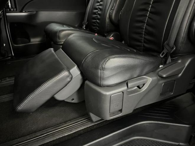 エスティマアエラス　プレミアムエディション　本州仕入　寒冷地仕様　禁煙車　両側パワースライドドア　純正ナビ　地デジ　Ｂｌｕｅｔｏｏｔｈ　バックカメラ　純正１８インチＡＷ　社外１６ＡＷ＋スタッドレスタイヤ付　ブラックレザーシートカバー　ＥＴＣ 4WD 2400 5Dr