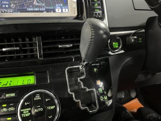 エスティマアエラス　プレミアムエディション　本州仕入　寒冷地仕様　禁煙車　両側パワースライドドア　純正ナビ　地デジ　Ｂｌｕｅｔｏｏｔｈ　バックカメラ　純正１８インチＡＷ　社外１６ＡＷ＋スタッドレスタイヤ付　ブラックレザーシートカバー　ＥＴＣ 4WD 2400 5Dr