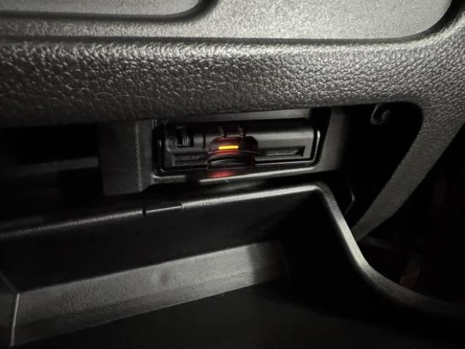 セレナハイウェイスター　Ｖセレクション＋セーフティ　寒冷地仕様　禁煙車　エマージェンシーブレーキ　車線逸脱警報　両側パワースライドドア　純正１５ＡＷ　社外１５ＡＷ＋スタッドレスタイヤ付　純正ナビ　地デジ　Ｂｌｕｅｔｏｏｔｈ　リアフリップダウンモニター 4WD 2000 5Dr