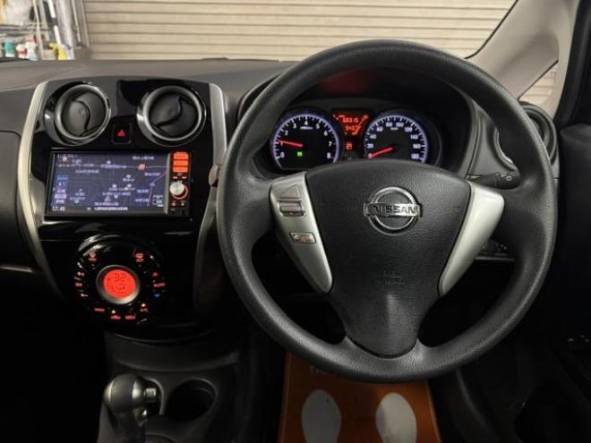 ノートＸ　Ｆｏｕｒ　禁煙車　寒冷地仕様　衝突軽減エマージェンシーブレーキ　レーンモニタリング　エンジンスターター　インテリジェントキー　純正ナビ　地デジ　Ｂｌｕｅｔｏｏｔｈオーディオ　横滑り防止装置　ＥＴＣ　横滑り防止 4WD 1200 5Dr