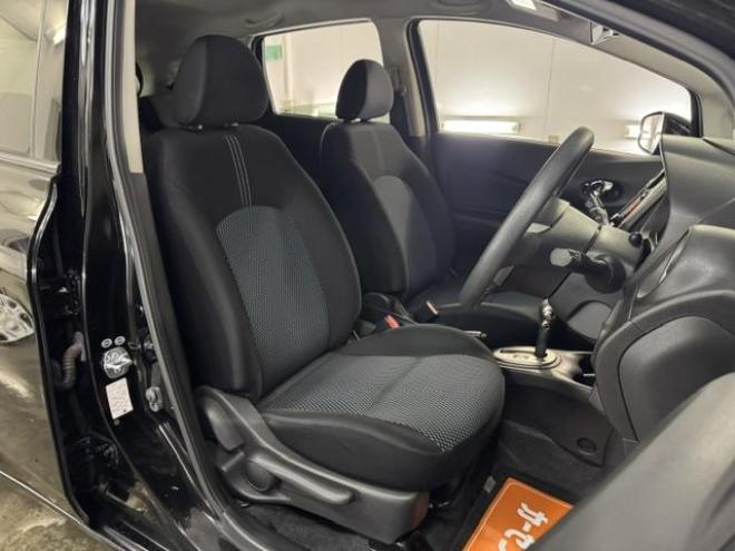 ノートＸ　Ｆｏｕｒ　禁煙車　寒冷地仕様　衝突軽減エマージェンシーブレーキ　レーンモニタリング　エンジンスターター　インテリジェントキー　純正ナビ　地デジ　Ｂｌｕｅｔｏｏｔｈオーディオ　横滑り防止装置　ＥＴＣ　横滑り防止 4WD 1200 5Dr