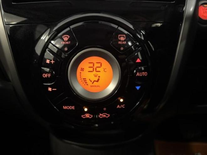 ノートＸ　Ｆｏｕｒ　禁煙車　寒冷地仕様　衝突軽減エマージェンシーブレーキ　レーンモニタリング　エンジンスターター　インテリジェントキー　純正ナビ　地デジ　Ｂｌｕｅｔｏｏｔｈオーディオ　横滑り防止装置　ＥＴＣ　横滑り防止 4WD 1200 5Dr