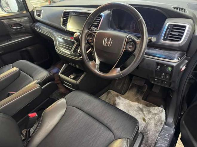 オデッセイ2.4 アブソルート 4WD　ナビ　TV　Bカメラ　Bluetooth　Pスライド 2400