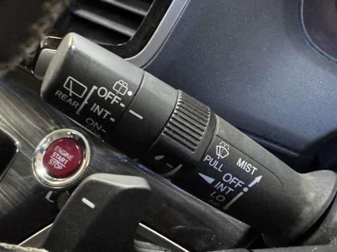 オデッセイ2.4 アブソルート 4WD　ナビ　TV　Bカメラ　Bluetooth　Pスライド 2400