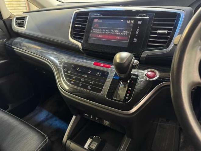 オデッセイ2.4 アブソルート 4WD　ナビ　TV　Bカメラ　Bluetooth　Pスライド 2400