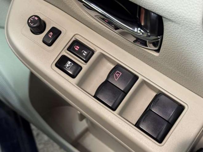 インプレッサスポーツ 2.0 i アイサイト アイボリーセレクション 4WD　ナビ　TV　Bカメラ　Bluetooth　夏冬タイヤ 2000