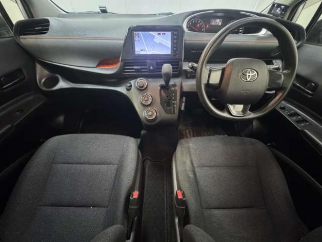シエンタ1.5 X Vパッケージ 4WD　夏冬タイヤ　ナビ　TV　Bカメラ Bluetooth 1500