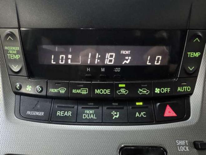 アルファード2.4 240S プライムセレクションII 4WD　ナビ　TV　Bカメラ　Bluetooth　フリップダウン　両側Pスライド　パワーバックドア 2400