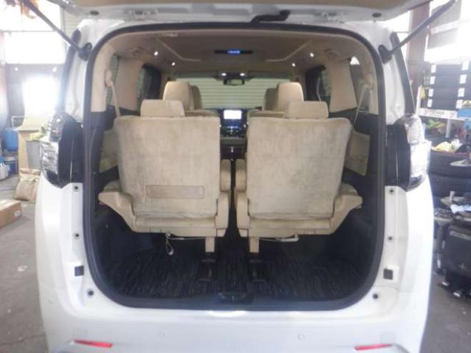 ヴェルファイアハイブリッド 2.5 V E-Four 4WD　本州仕入・ナビ・TV・B/T・フロントカメラ・バックカメラ・両側電動・ハーフレザーシート・LEDヘッドライト・メモリー付き電動シート・スマートキー・プッシュスタート・クルコン・クリアランスソナー・ETC 2500