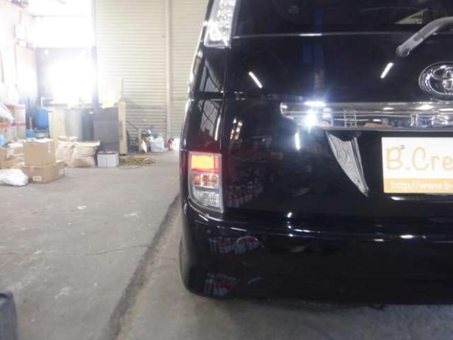 アイシス1.8 プラタナ 4WD　本州仕入・ナビ・TV・Bカメラ・パワスラ・スマートキー・プッシュスタート・寒冷地仕様・リアヒーター・フォグランプ・ビルトインETC・純正AW・オートエアコン・ドアバイザー・ 1800