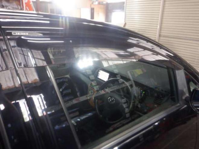 アイシス1.8 プラタナ 4WD　本州仕入・ナビ・TV・Bカメラ・パワスラ・スマートキー・プッシュスタート・寒冷地仕様・リアヒーター・フォグランプ・ビルトインETC・純正AW・オートエアコン・ドアバイザー・ 1800
