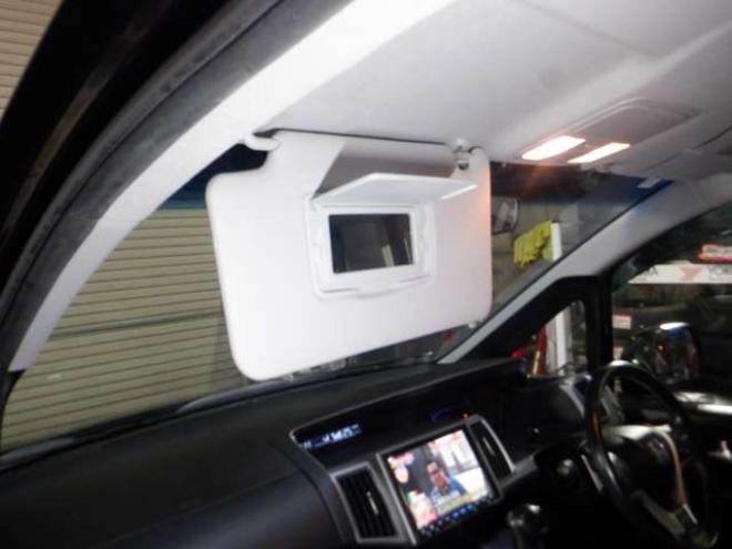 ステップワゴン2.0 スパーダ Z クールスピリット 4WD　本州仕入・後期型・ナビ・TV・Bカメラ・両側電動・スマートキー・クルコン・ETC・ワイパーデアイサー・HID・リアヒーター・フォグランプ・アイドリングストップ・フルフラットシート・パドルシフト 2000