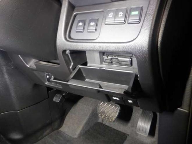 セレナ2.0 ハイウェイスター Vセレクション+SafetyII 4WD　本州仕入　MOPナビ　TV　アラウンドビューモニター　B/T　ETC　クルコン　フリップダウンモニター　両側パワスラ　LEDヘッドライト　フォグランプ　衝突軽減　アイドリングストップ　インテリキー 2000