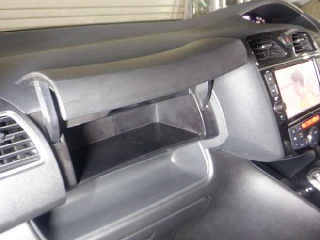 セレナ2.0 ハイウェイスター Vセレクション+SafetyII 4WD　本州仕入　MOPナビ　TV　アラウンドビューモニター　B/T　ETC　クルコン　フリップダウンモニター　両側パワスラ　LEDヘッドライト　フォグランプ　衝突軽減　アイドリングストップ　インテリキー 2000