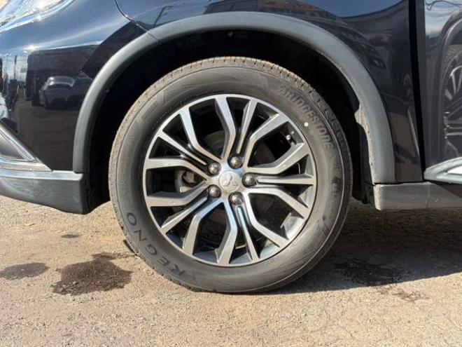 アウトランダー2.4 24G ナビパッケージ 4WD　パワーバックドア/エンスタ/バックカメラ/レーンキープ/プッシュスタート/ETC 2400
