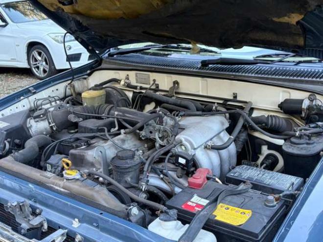 ハイラックスサーフ2.7 SSR-X プレミアムセレクション 4WD　4WD　本州仕入　ETC　ナビ　TV　キーレスエントリー　AT　Bluetooth　ABS　エアコン　パワーステアリング 2700