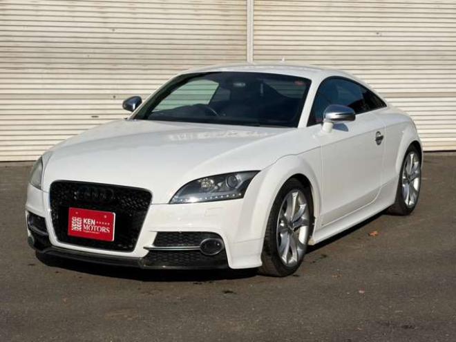 アウディTTSクーペ 2.0 4WD　ディスプレイオーディオ・キーレス・TTS 正規輸入車 2000