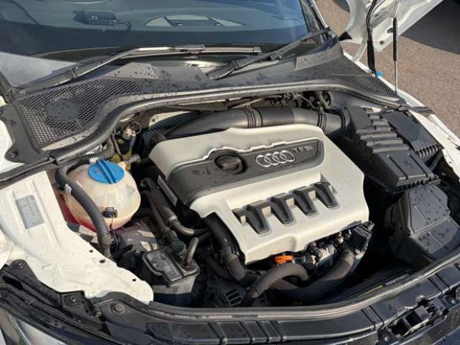 アウディTTSクーペ 2.0 4WD　ディスプレイオーディオ・キーレス・TTS 正規輸入車 2000