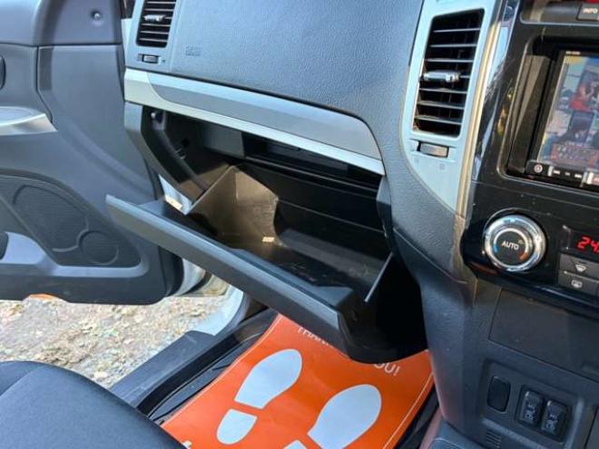 パジェロ3.2 ロング エクシード ディーゼルターボ 4WD　社外ナビバックカメラ地デジ　シートヒーター　クルーズコントロール 3200