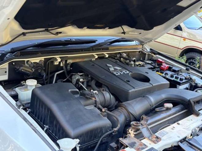 パジェロ3.2 ロング エクシード ディーゼルターボ 4WD　社外ナビバックカメラ地デジ　シートヒーター　クルーズコントロール 3200