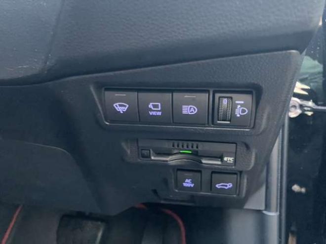 カローラクロス1.8 ハイブリッド Z E-Four 4WD　モデリスタエアロ　電動シート　電動リアゲート　バックカメラ　ETC　フルセグTV　パワステ　パワーウィンドウ　ABS　クルーズコントロール　アルミホイール　盗難防止装置　横滑り防止装置　ルーフレール 1800