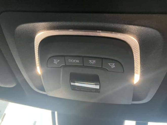 カローラクロス1.8 ハイブリッド Z E-Four 4WD　モデリスタエアロ　電動シート　電動リアゲート　バックカメラ　ETC　フルセグTV　パワステ　パワーウィンドウ　ABS　クルーズコントロール　アルミホイール　盗難防止装置　横滑り防止装置　ルーフレール 1800