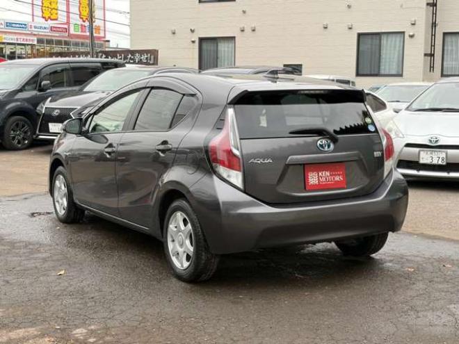 アクア1.5 S　純正ナビBカメラ地デジ純正スターター 2WD 1500