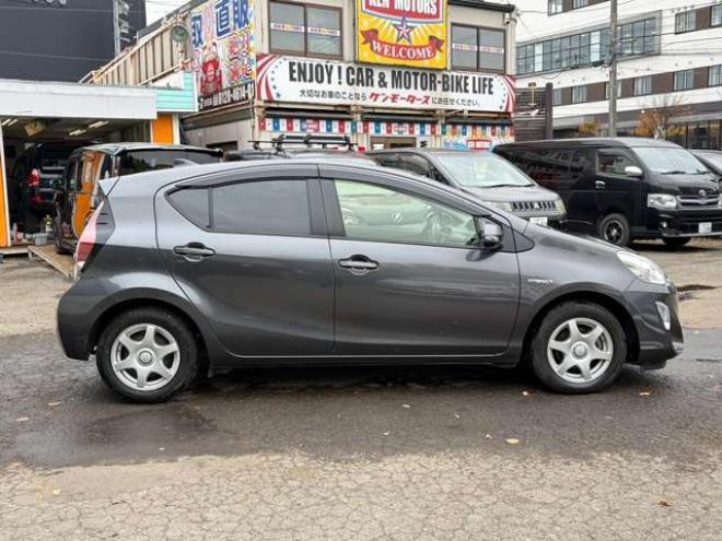 アクア1.5 S　純正ナビBカメラ地デジ純正スターター 2WD 1500