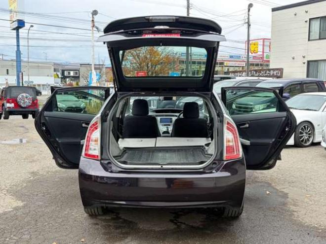 プリウス1.8 S ツーリングセレクション　社外ナビ地デジ社外エンジンスターター　後期 2WD 1800