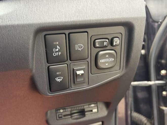 プリウス1.8 S ツーリングセレクション　社外ナビ地デジ社外エンジンスターター　後期 2WD 1800