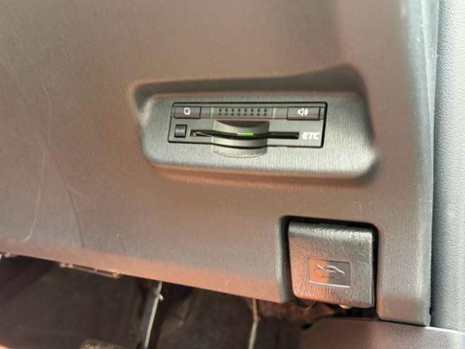 プリウス1.8 S ツーリングセレクション　社外ナビ地デジ社外エンジンスターター　後期 2WD 1800