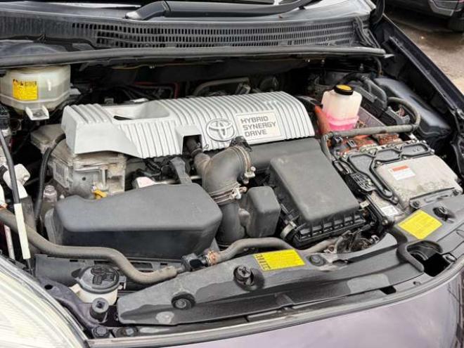 プリウス1.8 S ツーリングセレクション　社外ナビ地デジ社外エンジンスターター　後期 2WD 1800