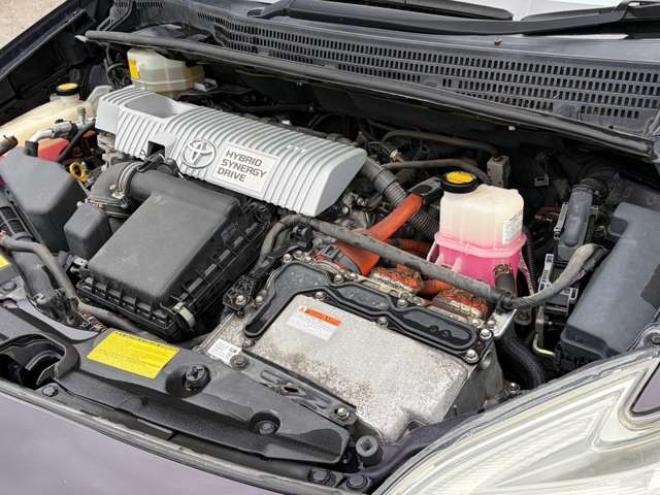 プリウス1.8 S ツーリングセレクション　社外ナビ地デジ社外エンジンスターター　後期 2WD 1800