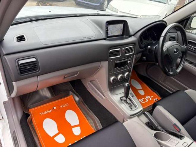 フォレスター2.0 クロススポーツ アルファ 4WD　社外ナビ社外マフラー　ETC　社外エンジンスターター 2000