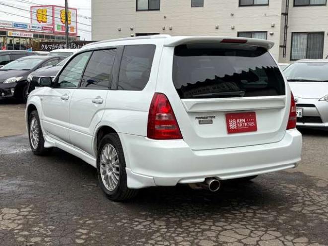 フォレスター2.0 クロススポーツ アルファ 4WD　社外ナビ社外マフラー　ETC　社外エンジンスターター 2000