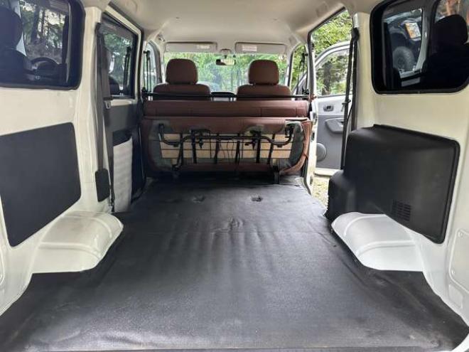 タウンエースバン1.5 GL 4WD　ベージュツートン全塗装済　ストラーダナビTV　バックカメラ　LEDヘッドライト　純正デフロック　リアヒーター　寒冷地仕様　ブラウンレザー調シートカバー　ルーフラック 1500