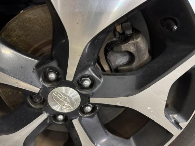フォレスター本州仕入　禁煙車　サンルーフ　衝突軽減アイサイト＆レーダークルーズコントロール　車線逸脱警報　パワーバックドア　カロッツェリアナビ　地デジ　Ｂｌｕｅｔｏｏｔｈ　バックカメラ　ドライブレコーダー　ＥＴＣ 4WD 2000 5Dr