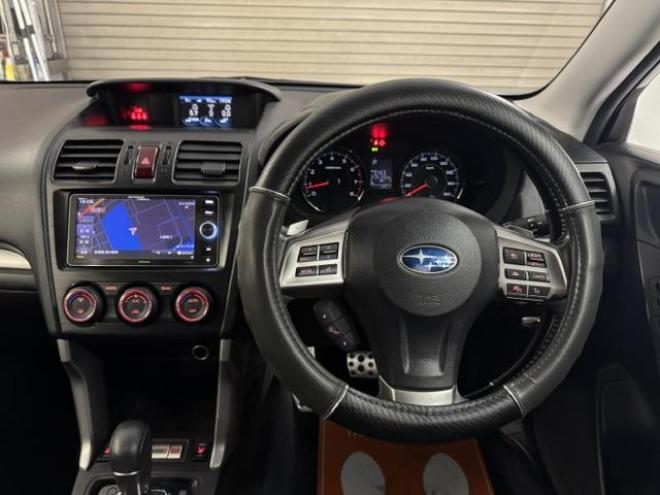 フォレスター本州仕入　禁煙車　サンルーフ　衝突軽減アイサイト＆レーダークルーズコントロール　車線逸脱警報　パワーバックドア　カロッツェリアナビ　地デジ　Ｂｌｕｅｔｏｏｔｈ　バックカメラ　ドライブレコーダー　ＥＴＣ 4WD 2000 5Dr