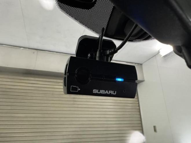 フォレスター本州仕入　禁煙車　サンルーフ　衝突軽減アイサイト＆レーダークルーズコントロール　車線逸脱警報　パワーバックドア　カロッツェリアナビ　地デジ　Ｂｌｕｅｔｏｏｔｈ　バックカメラ　ドライブレコーダー　ＥＴＣ 4WD 2000 5Dr