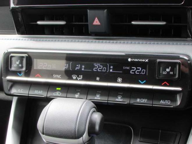 ヴォクシー2.0 S-Z 4WD　GRエアロ/WORK20インチアルミホイール/RSR車高調/純正ナビ/フルセグTV/バックカメラ/両側パワースライドドア/レーダークルーズコントロール/純正フリップダウンモニター/ビルトインETC 2000