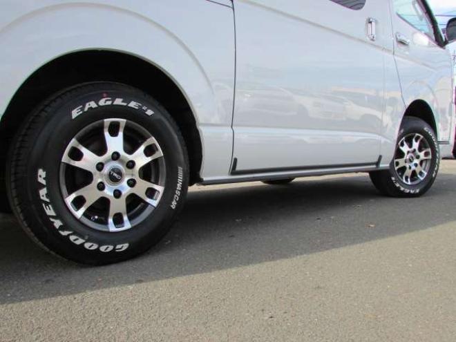 ハイエースバン2.8 スーパーGL ダークプライムII ロングボディ ディーゼルターボ 4WD　ワンオーナー　TRDフロントスポイラー　TRD　TF7Aアルミホイール　両側パワースライドドア　リアヒーター　純正ナビ　フルセグ　Bluetooth　レーダーブレーキ　荷室ダウンライト　車線逸脱警報 2800