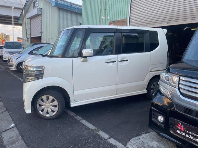 N-BOXカスタム Ｇ ＴＲＣ ＨＩＤ ４ＷＤ Ｓキー オートエアコン ベンチシート アイドリングストップ パワーウィンドウ ＥＳＣ 盗難防止システム ＡＢＳ キーレス パワーステアリング（北海道） 4WD 660 5Dr