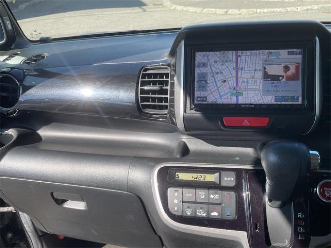 N-BOX+カスタム Ｇ・Ｌパッケージ ４ＷＤ フルセグナビ ＴＶ パワースライド スペアキー ＨＩＤ オートライト 衝突安全ボディ エアバッグ 盗難防止装置 ４ＷＤ車 Ｗエアバック スマートキー アイドリングストップ ベンチシート ＥＳＣ（北海道） 4WD 660 5Dr