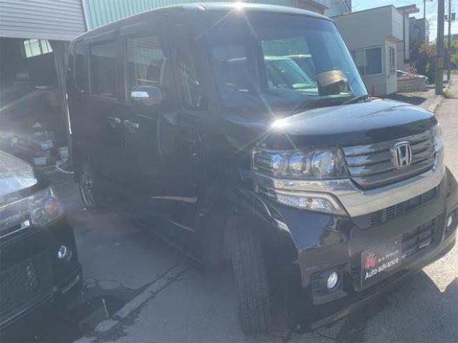 N-BOX+カスタム Ｇ・Ｌパッケージ ４ＷＤ フルセグナビ ＴＶ パワースライド スペアキー ＨＩＤ オートライト 衝突安全ボディ エアバッグ 盗難防止装置 ４ＷＤ車 Ｗエアバック スマートキー アイドリングストップ ベンチシート ＥＳＣ（北海道） 4WD 660 5Dr