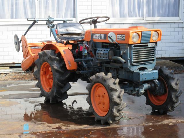 TractorクボタB6000 