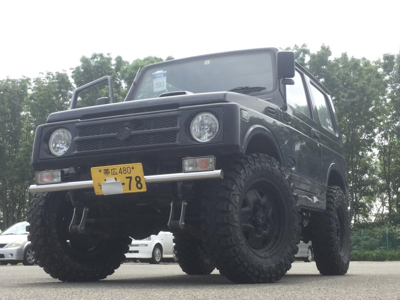 ジムニー今月の特選カー  ボディリフト マキシスマッドタイヤ7.00  サビ少ない！内外磨き清掃 4WD 660 3Dr