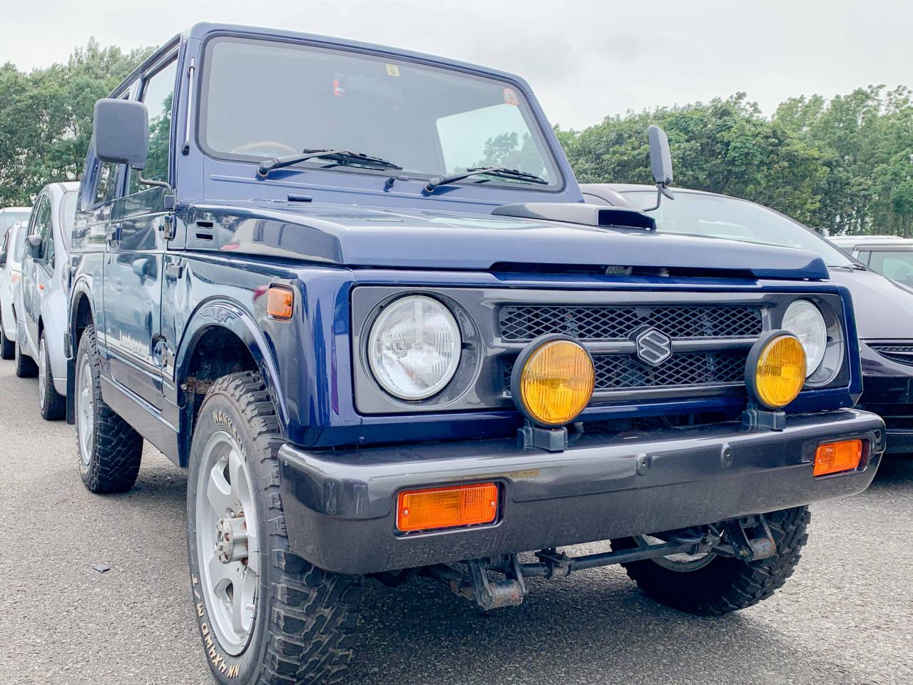 ジムニー４ＷＤ　ランドベンチャー　マッドタイヤ　１年保証