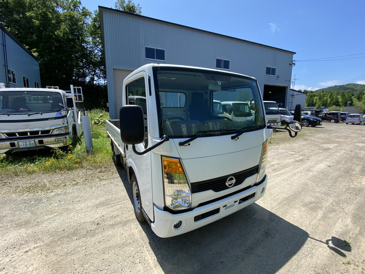 アトラス1t積み平ボディー　ミニクレーン付 4WD 3000 2Dr